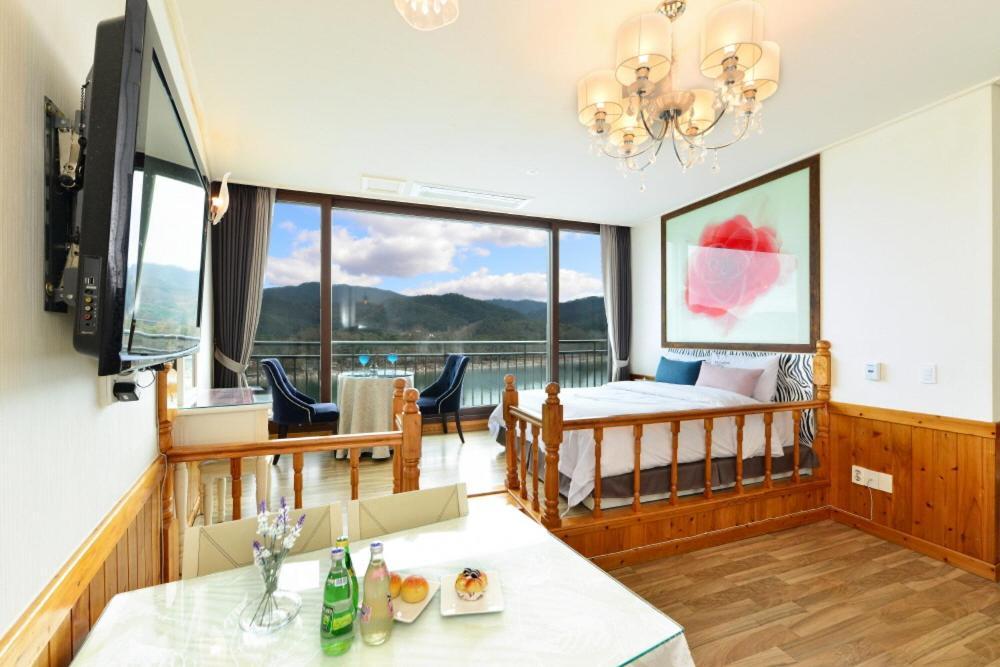 Moonlight Blue Pension Gapyeong Esterno foto